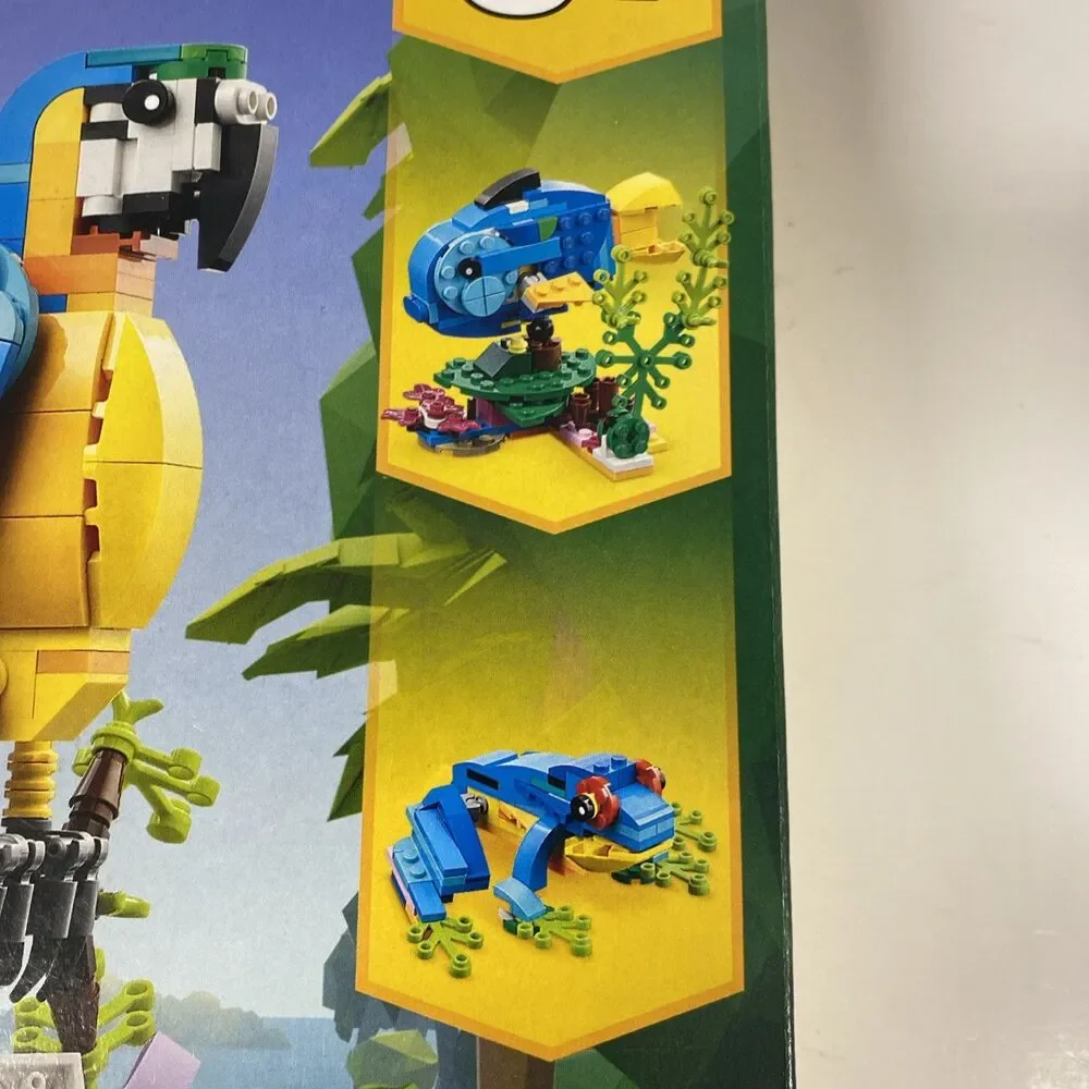 LEGO CREATOR: Exotic Parrot (31136)